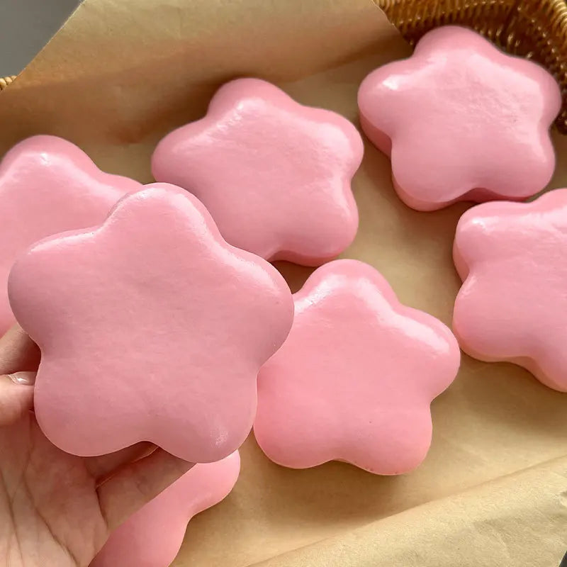 Kawaii Star Squeeze Toy Cute Flower Slow Rebound Wet Soft Suction Finger Pinch Decompression Squishy Toy Stress Release Toys